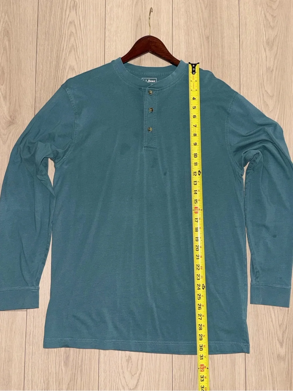 LL Bean Mens M Tall Carefree Unshrinkable Tee Traditional Fit L-Sleeve Henley